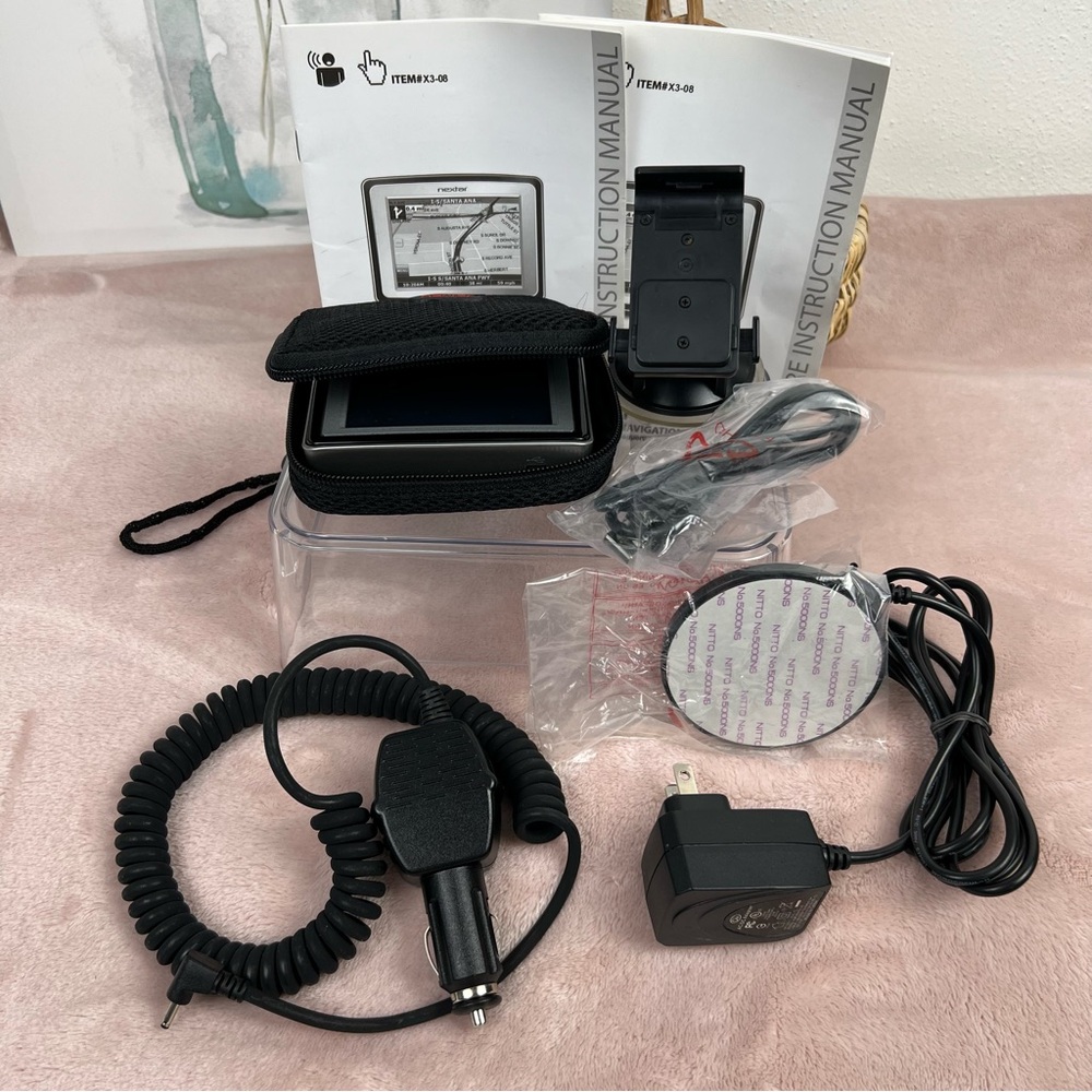 Nextar GPS Navigation System with Accessories
